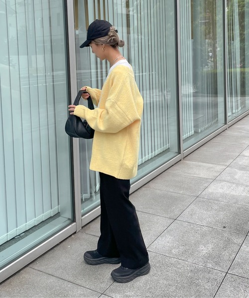 feepur(フェピュール)の「【ハンドウォッシャブル】メランジVネックビッグカーディガン(カーディガン/ボレロ・レディース・アイボリー/ベージュ/ブラック/イエロー/ブルー/ピンク・MEDIUM)」の11枚目の写真