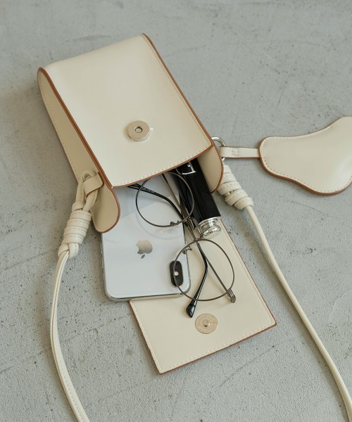 Bab(バブ)の「キーケース付き配色ミニショルダーバッグ(ショルダーバッグ・レディース・キャメル/ブラック/アイボリー・ONESIZE)」の15枚目の写真