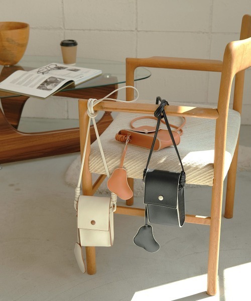 Bab(バブ)の「キーケース付き配色ミニショルダーバッグ(ショルダーバッグ・レディース・キャメル/ブラック/アイボリー・ONESIZE)」の14枚目の写真