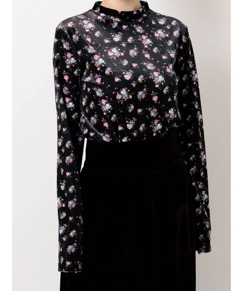 merry jenny（メリージェニー）の「floral ベロアTOPS（Tシャツ