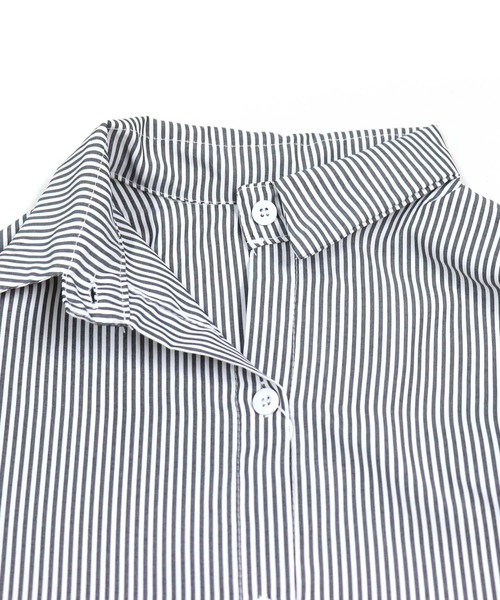 SHISKY(シスキー)の「ストライプ柄BIGシルエットシャツ(シャツ/ブラウス・レディース・ブラック/ブルー・M/XL)」の13枚目の写真