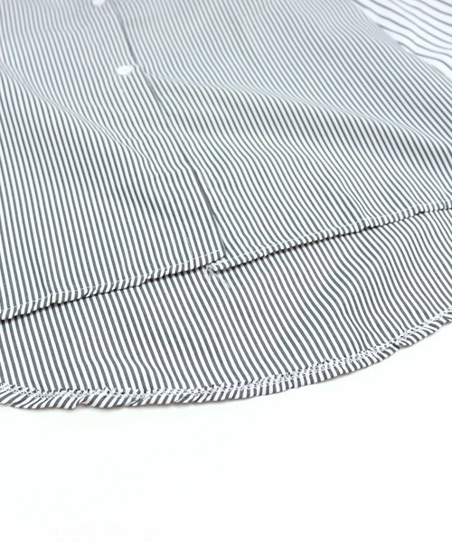 SHISKY(シスキー)の「ストライプ柄BIGシルエットシャツ(シャツ/ブラウス・レディース・ブラック/ブルー・M/XL)」の15枚目の写真