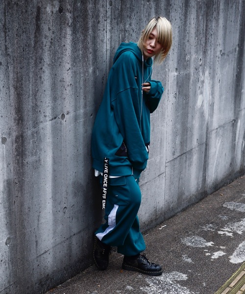 AFYF（エーエフワイエフ）の「AFYF VANDALISMBACK ZIP PARKA/ビッグシルエット バックZIP パーカー（パーカー・メンズ・ブラック/グリーン/ダークオレンジ・FREE）」の5枚目の写真