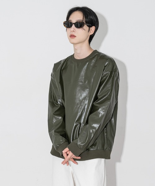 FOLLOWIN(フォロウィン)の「【UNISEX】グロッシートレーナーTシャツ(Tシャツ/カットソー・レディース・アイボリー/カーキ/ブラック・FREE)」の3枚目の写真