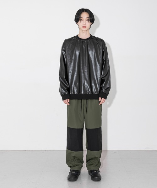 FOLLOWIN(フォロウィン)の「【UNISEX】グロッシートレーナーTシャツ(Tシャツ/カットソー・レディース・アイボリー/カーキ/ブラック・FREE)」の4枚目の写真