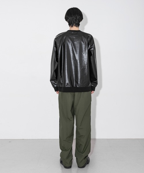 FOLLOWIN(フォロウィン)の「【UNISEX】グロッシートレーナーTシャツ(Tシャツ/カットソー・レディース・アイボリー/カーキ/ブラック・FREE)」の7枚目の写真