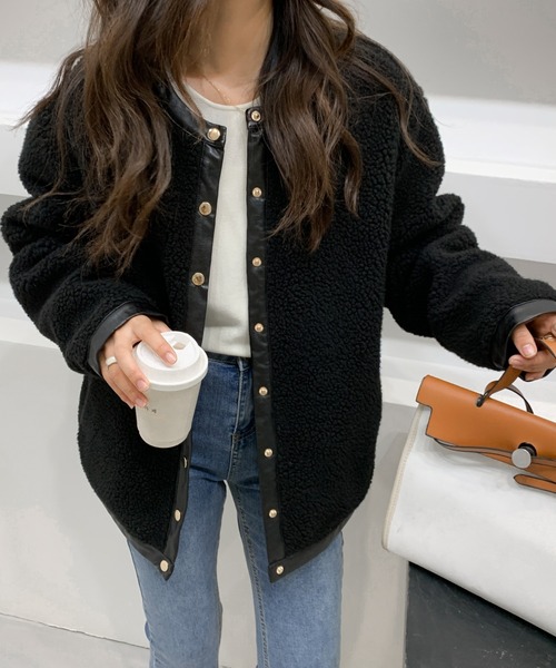 ABITOKYO（アビトーキョー）の「オーバーサイズボリュームボアブルゾン（ブルゾン・レディース・ブラック/ホワイト・FREE）」の4枚目の写真