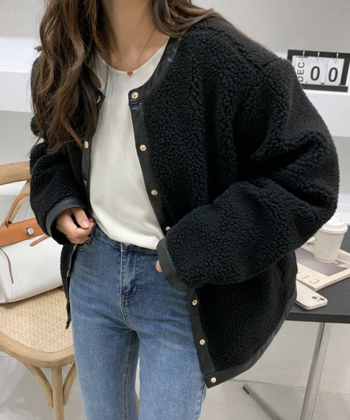 ABITOKYO（アビトーキョー）の「オーバーサイズボリュームボアブルゾン（ブルゾン・レディース・ブラック/ホワイト・FREE）」の7枚目の写真