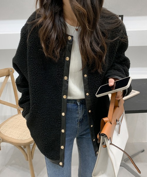 ABITOKYO（アビトーキョー）の「オーバーサイズボリュームボアブルゾン（ブルゾン・レディース・ブラック/ホワイト・FREE）」の8枚目の写真