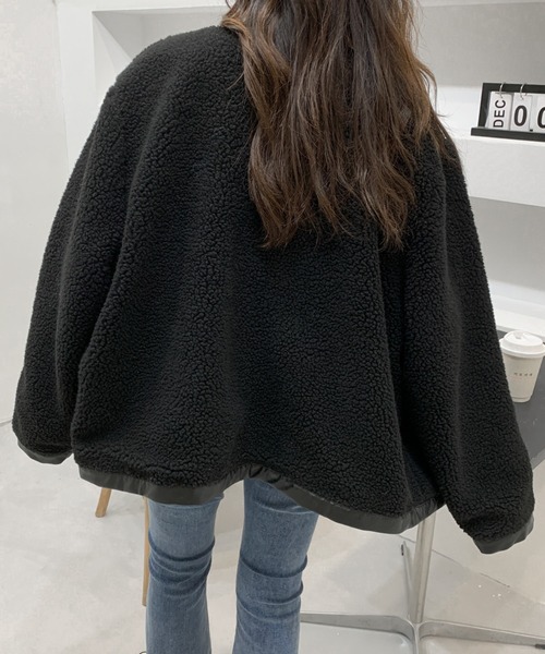 ABITOKYO（アビトーキョー）の「オーバーサイズボリュームボアブルゾン（ブルゾン・レディース・ブラック/ホワイト・FREE）」の15枚目の写真