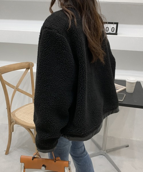 ABITOKYO（アビトーキョー）の「オーバーサイズボリュームボアブルゾン（ブルゾン・レディース・ブラック/ホワイト・FREE）」の16枚目の写真