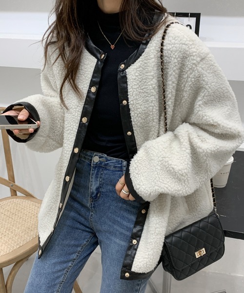 ABITOKYO（アビトーキョー）の「オーバーサイズボリュームボアブルゾン（ブルゾン・レディース・ブラック/ホワイト・FREE）」の17枚目の写真