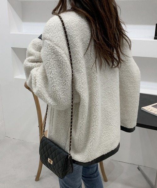 ABITOKYO（アビトーキョー）の「オーバーサイズボリュームボアブルゾン（ブルゾン・レディース・ブラック/ホワイト・FREE）」の21枚目の写真