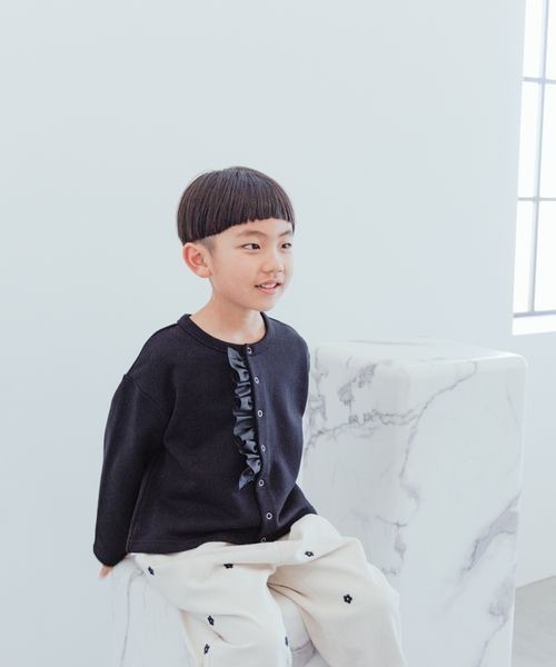LOWRYS FARM（ローリーズファーム）の「２ＷＡＹカットカーデ　188775（カーディガン/ボレロ・キッズ・ブラック/オフホワイト・110cm/120cm/130cm/140cm/150cm）」の2枚目の写真