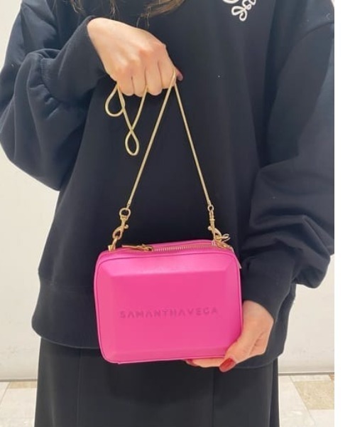 SAMANTHAVEGA(サマンサベガ)の「ナノスクエアストーンショルダーバッグ(ショルダーバッグ・レディース・グレイッシュベージュ/フューシャピンク/ライトブルー・FREE)」の3枚目の写真