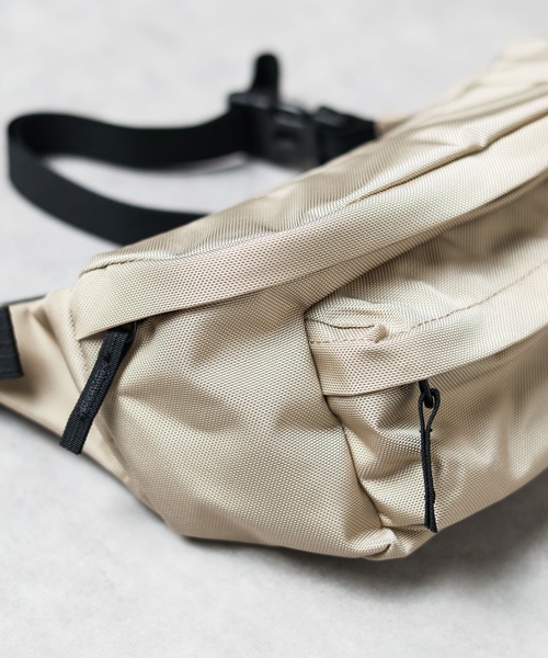 Mammut（マムート）の「《MAMMUT》Xeron Neuveville Waistpack（ボディバッグ/ウエストポーチ・レディース・ライトベージュ/ブラック/グリーン・FREE）」の5枚目の写真