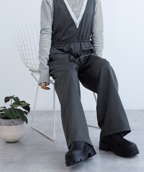 w closet（ダブルクローゼット）の「ランジェリーキャミサロペット（つなぎ/オールインワン・レディース・チャコールグレー/アイボリー・FREE）」の15枚目の写真