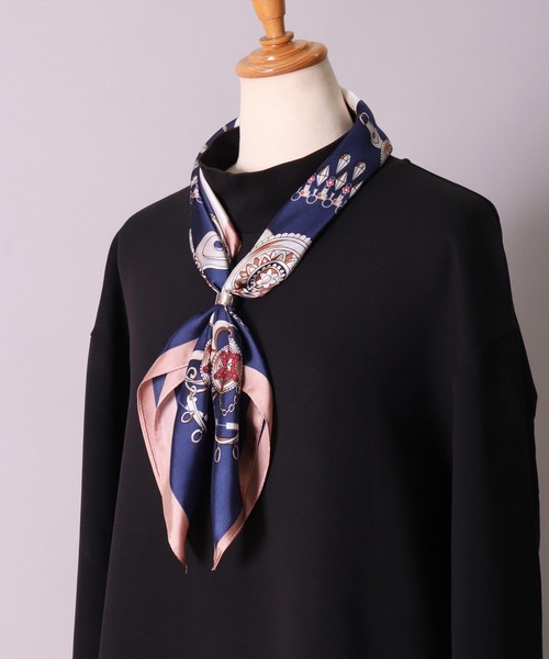 BAYBLO（ベイブロ）の「(BB)【ユニセックス】【リング付き】アソート柄 プリント スカーフ（バンダナ/スカーフ・メンズ・ブルー系その他2/ブルー系その他3/ブルー系その他4/レッド系その他4/レッド系その他2/ブラック系その他/グリーン系その他2/イエロー系その他3/ホワイト系その他/ベージュ系その他5/ブルー系その他5/ベージュ系その他6/ブラック系その他6/ブラック系1/グリーン系1/スカイブルー系1/スカイブルー系2/ネイビー系1・ONE SIZE）」の11枚目の写真