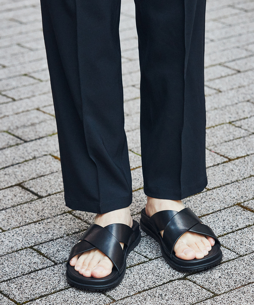 UGG（アグ）の「【UGG / アグ】販路限定 WAINSCOTT SLIDE（サンダル・メンズ・ブラウン系その他/ブラック・7/100/9/XX-SMALL）」の18枚目の写真