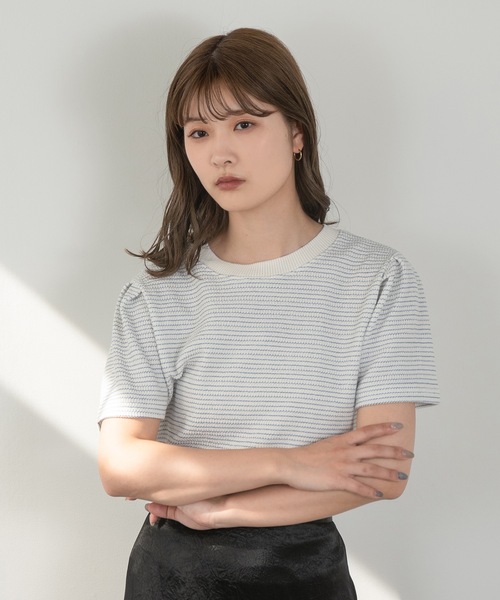 Amiur(エミレ)の「stripe tuck sleeve smooth T(Tシャツ/カットソー・レディース・ブルー/ピンク/ブラック・FREE)」の17枚目の写真