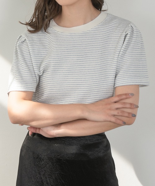 Amiur(エミレ)の「stripe tuck sleeve smooth T(Tシャツ/カットソー・レディース・ブルー/ピンク/ブラック・FREE)」の8枚目の写真