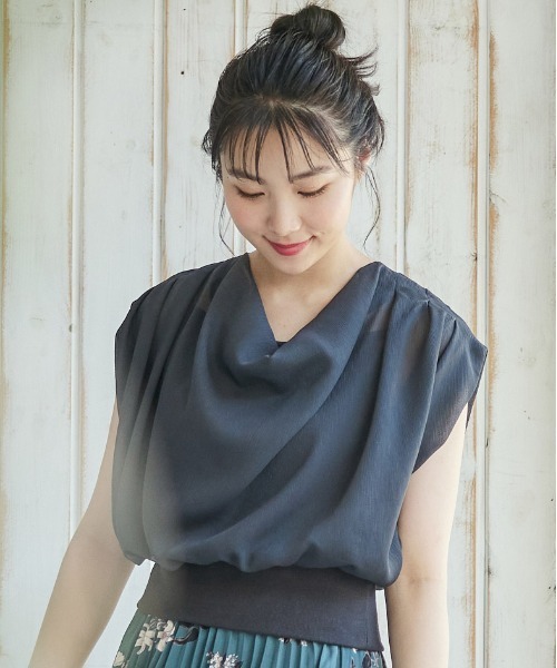 12Twelve Agenda（トゥエルブ　アジェンダ）の「ドレープネックインナー付プルオーバー（Tシャツ/カットソー・レディース・アイボリー/チャコールグレー/ベージュ/ネイビー/オフホワイト/ブルー・M）」の12枚目の写真