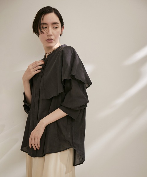 SALON adam et rope'(サロン アダム エ ロペ)の「【WEB限定】ロングスリーブフリルケープブラウス(シャツ/ブラウス・レディース・ホワイト/ブラック/ブラウン系その他2・FREE)」の20枚目の写真