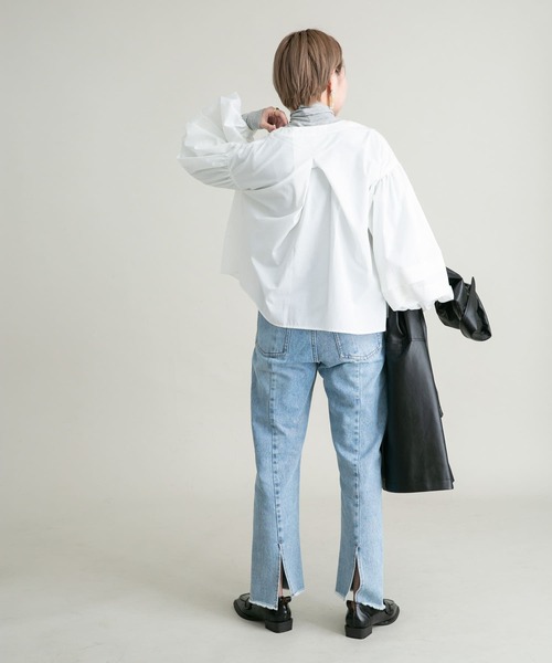 KBF（ケイビーエフ）の「ボリューミーブラウス（シャツ/ブラウス・レディース・オフホワイト/カーキ/ブラック・ONE）」の9枚目の写真