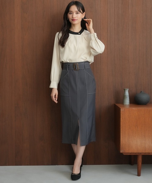 TRUDEA(トルディア)の「配色アシメネックブラウス(シャツ/ブラウス・レディース・グレー/ベージュ・MEDIUM)」の16枚目の写真