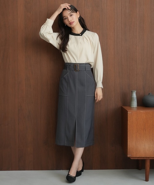TRUDEA(トルディア)の「配色アシメネックブラウス(シャツ/ブラウス・レディース・グレー/ベージュ・MEDIUM)」の17枚目の写真
