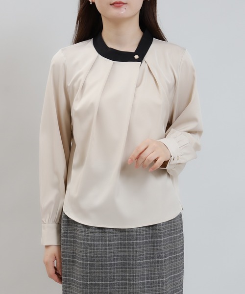 TRUDEA(トルディア)の「配色アシメネックブラウス(シャツ/ブラウス・レディース・グレー/ベージュ・MEDIUM)」の3枚目の写真