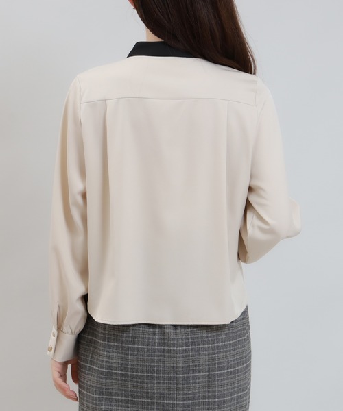 TRUDEA(トルディア)の「配色アシメネックブラウス(シャツ/ブラウス・レディース・グレー/ベージュ・MEDIUM)」の5枚目の写真