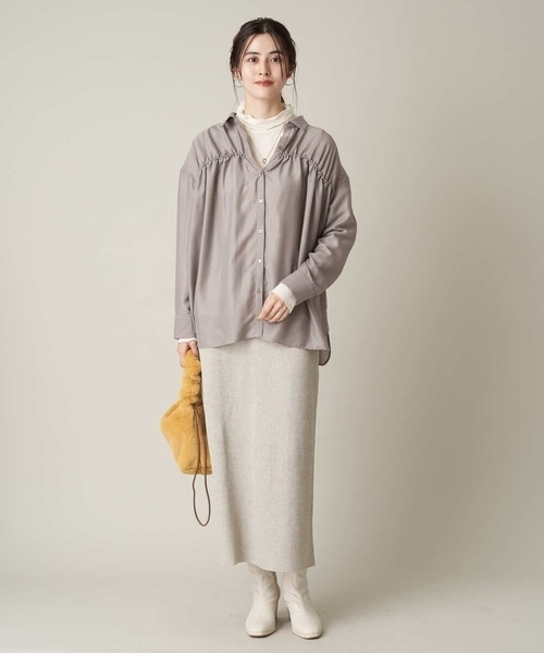 a.v.v(アーヴェヴェ)の「レギュラーカラーギャザーシアーシャツ(シャツ/ブラウス・レディース・ベージュ/カーキ・40/38/36/42/34)」の3枚目の写真