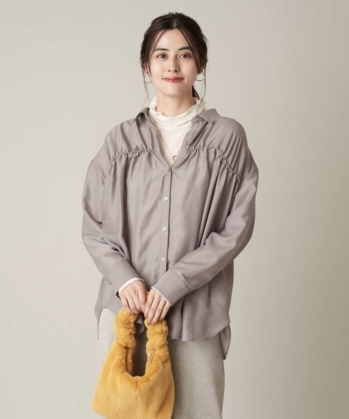 a.v.v(アーヴェヴェ)の「レギュラーカラーギャザーシアーシャツ(シャツ/ブラウス・レディース・ベージュ/カーキ・40/38/36/42/34)」の5枚目の写真