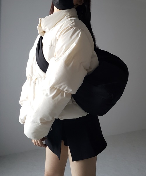 me+em select(ミームセレクト)の「※【 肩紐調節可能 】ハーフムーンナイロン中綿ショルダーバッグ(ショルダーバッグ・レディース・ブラック/アイボリー/ブルー/グリーン・FREE)」の17枚目の写真