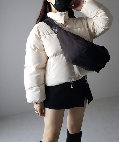 me+em select(ミームセレクト)の「※【 肩紐調節可能 】ハーフムーンナイロン中綿ショルダーバッグ(ショルダーバッグ・レディース・ブラック/アイボリー/ブルー/グリーン・FREE)」の19枚目の写真