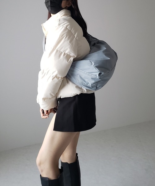 me+em select(ミームセレクト)の「※【 肩紐調節可能 】ハーフムーンナイロン中綿ショルダーバッグ(ショルダーバッグ・レディース・ブラック/アイボリー/ブルー/グリーン・FREE)」の8枚目の写真