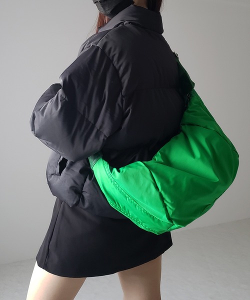 me+em select(ミームセレクト)の「※【 肩紐調節可能 】ハーフムーンナイロン中綿ショルダーバッグ(ショルダーバッグ・レディース・ブラック/アイボリー/ブルー/グリーン・FREE)」の13枚目の写真