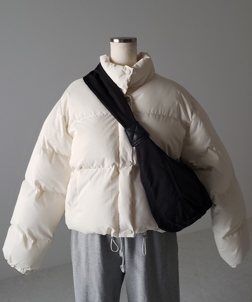 me+em select(ミームセレクト)の「※【 肩紐調節可能 】ハーフムーンナイロン中綿ショルダーバッグ(ショルダーバッグ・レディース・ブラック/アイボリー/ブルー/グリーン・FREE)」の21枚目の写真