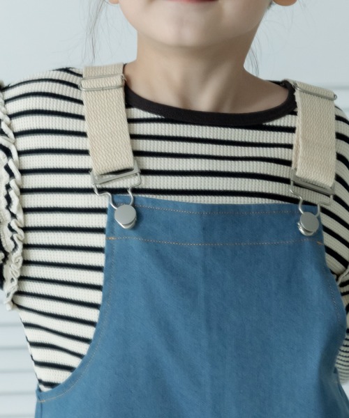 pairmanon（ペアマノン）の「ライトデニム 配色ステッチ サロペット（サロペット/オーバーオール・キッズ・インディゴブルー/ブルー/ライトブルー・110/120/130/140/100/90/150）」の4枚目の写真