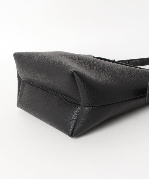 MAISON BREEZE(メゾンブリーズ)の「【MAISON BREEZE】シボレザー風チェーンショルダーワンハンドルミニバッグ KNF036(ハンドバッグ・レディース・ホワイト/ブラック・FREE)」の4枚目の写真