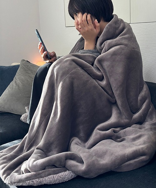 SEN TOKYO（セントーキョー）の「上質な空間を演出♪片面ボアブランケット 毛布（ブランケット・レディース・グレー/ブルー/ベージュ/パープル/ホワイト/ライトグレー・FREE）」の4枚目の写真