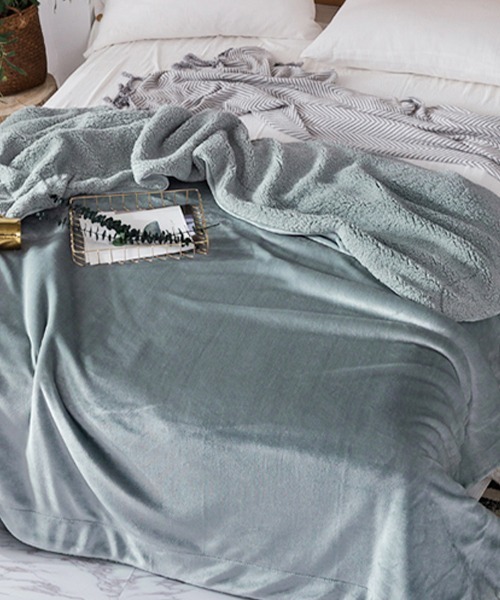 SEN TOKYO（セントーキョー）の「上質な空間を演出♪片面ボアブランケット 毛布（ブランケット・レディース・グレー/ブルー/ベージュ/パープル/ホワイト/ライトグレー・FREE）」の3枚目の写真