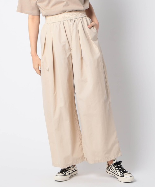 Grand PARK(グランドパーク)の「タックイージーフレアパンツ(その他パンツ・レディース・ネイビー/ライトグリーン/ナチュラル・FREE)」の1枚目の写真