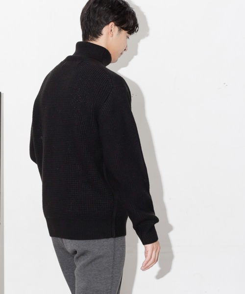 NANO universe（ナノユニバース）の「コンビゲージタートルニット（ニット/セーター・メンズ・グレー/オフホワイト/ブラック・L/M/S）」の6枚目の写真