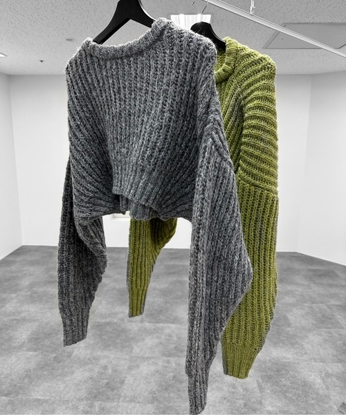 LVEU.（ラブユ.）の「【LVEU.】ローゲージクロップドニットトップス / トップス ニット クロップド ショート グランジ 長袖 ボリューム レイヤード ドロップショルダー ブラック グレー ブルー グリーン（ニット/セーター・レディース・グレー/グリーン/ブラック/ブルー・FREE）」の9枚目の写真