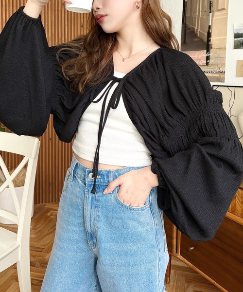 moment+（モーメントプラス）の「ボリュームシャーリング袖フロント