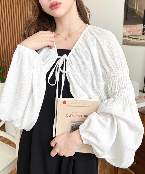 moment+（モーメントプラス）の「ボリュームシャーリング袖フロント