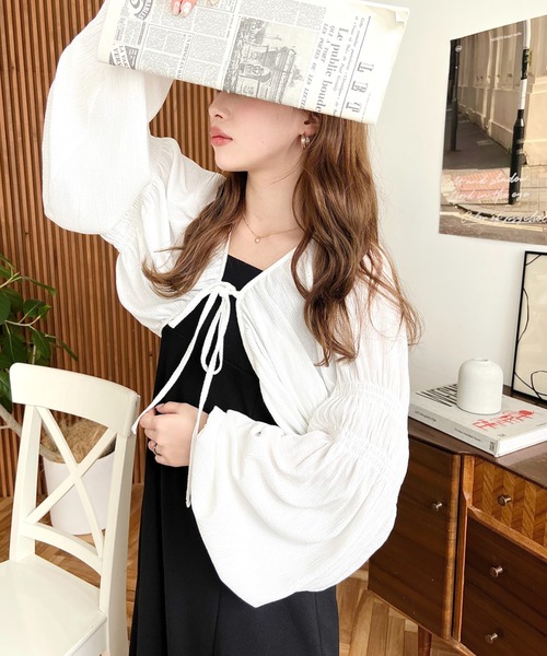 moment+（モーメントプラス）の「ボリュームシャーリング袖フロント