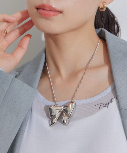 VIS（ビス）の「ビッグリボンネックレス（ネックレス・レディース・ゴールド/シルバー・FREE）」の2枚目の写真